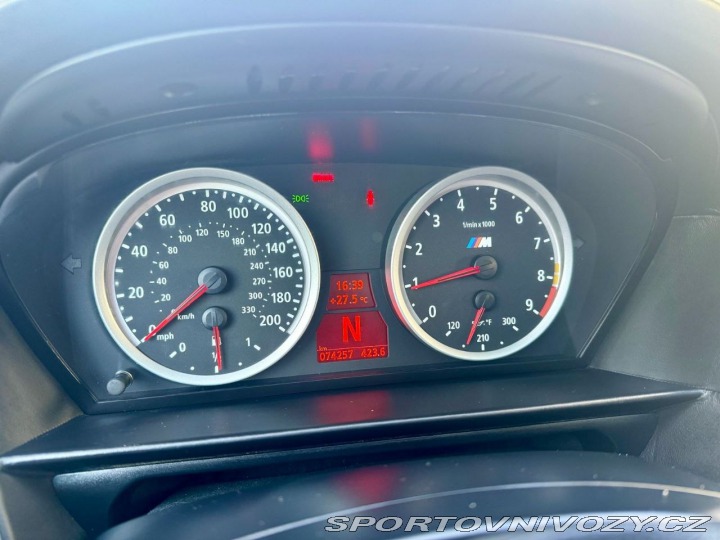 BMW M5  2005