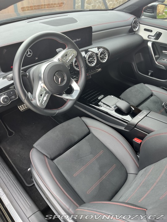 Mercedes-Benz CLA 200 AMG Panoram okno Záru 2023