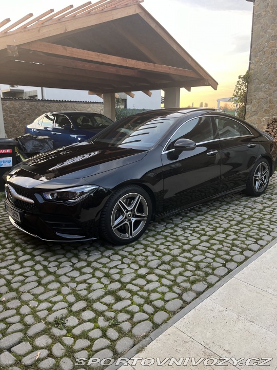 Mercedes-Benz CLA 200 AMG Panoram okno Záru 2023