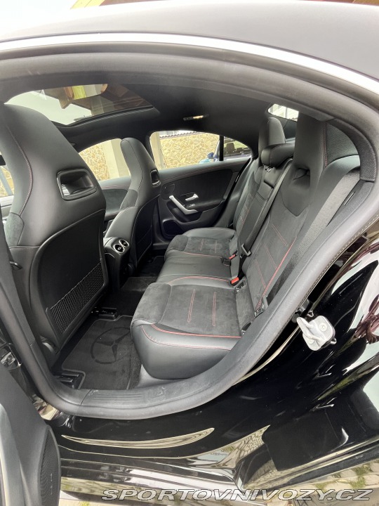Mercedes-Benz CLA 200 AMG Panoram okno Záru 2023