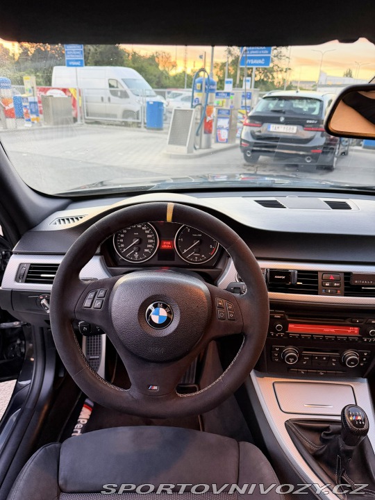 BMW 3 BMW E90 330D Xdrive 2011