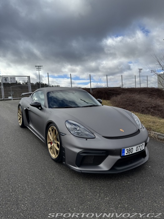 Porsche Cayman GT4