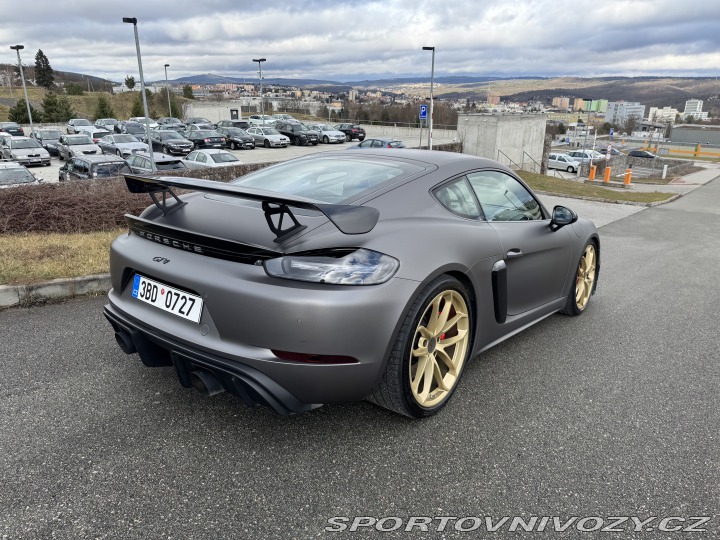 Porsche Cayman GT4 2021