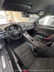 Porsche Cayman GT4 2021