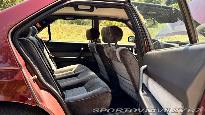 Alfa Romeo Ostatní modely 164 1992