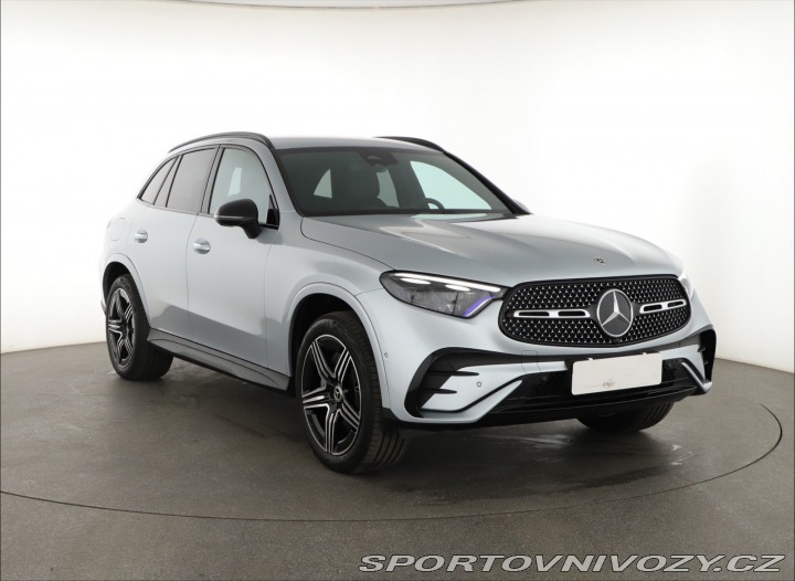 Mercedes-Benz Ostatní modely GLC AMG Line GLC 300 de 4MATI 2025