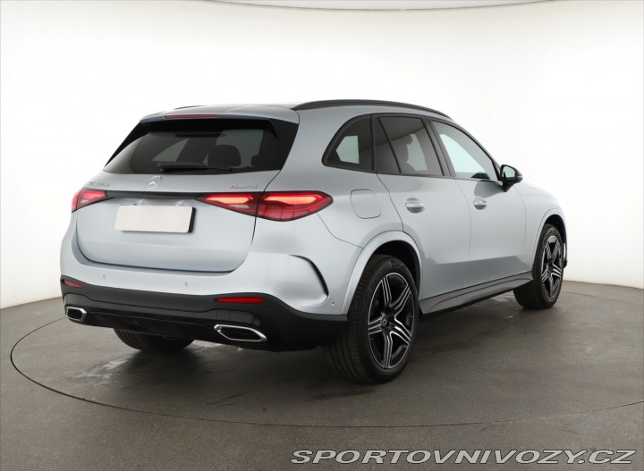 Mercedes-Benz Ostatní modely GLC AMG Line GLC 300 de 4MATI 2025