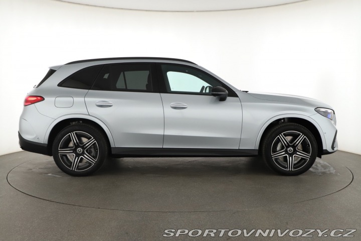 Mercedes-Benz Ostatní modely GLC AMG Line GLC 300 de 4MATI 2025