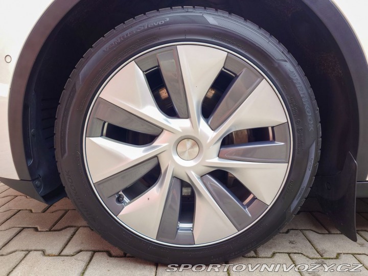 Tesla Model Y Long Range Dual Motor 378 2022