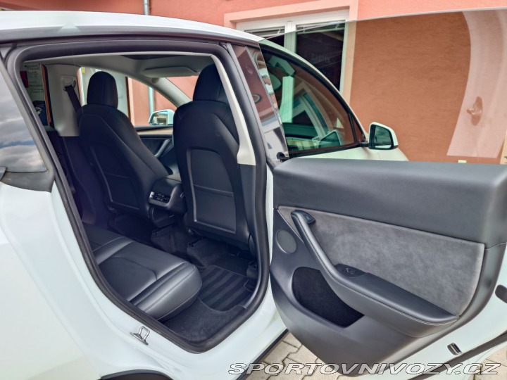 Tesla Model Y Long Range Dual Motor 378 2022