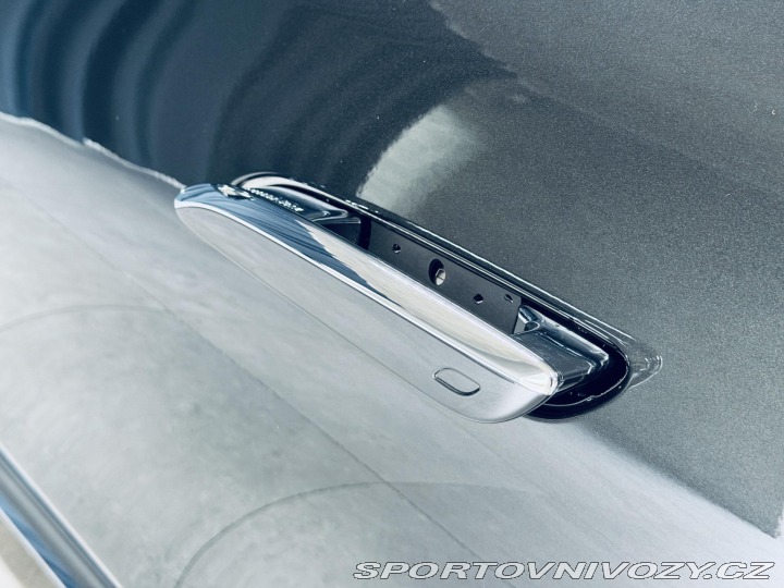 Mercedes-Benz E 220d*AMG*360*REZERVACE* 2025