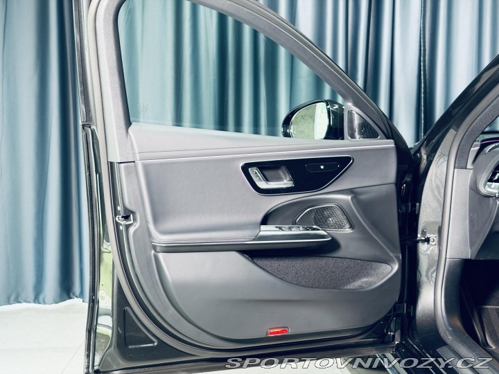 Mercedes-Benz E 220d*AMG*360*REZERVACE* 2025