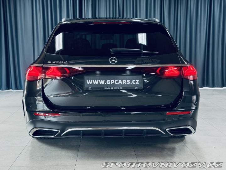 Mercedes-Benz E 220d*AMG*360*REZERVACE* 2025