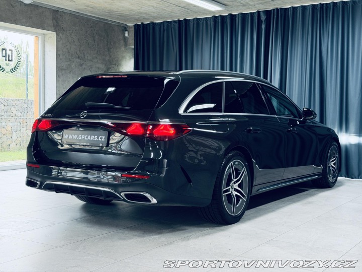 Mercedes-Benz E 220d*AMG*360*REZERVACE* 2025