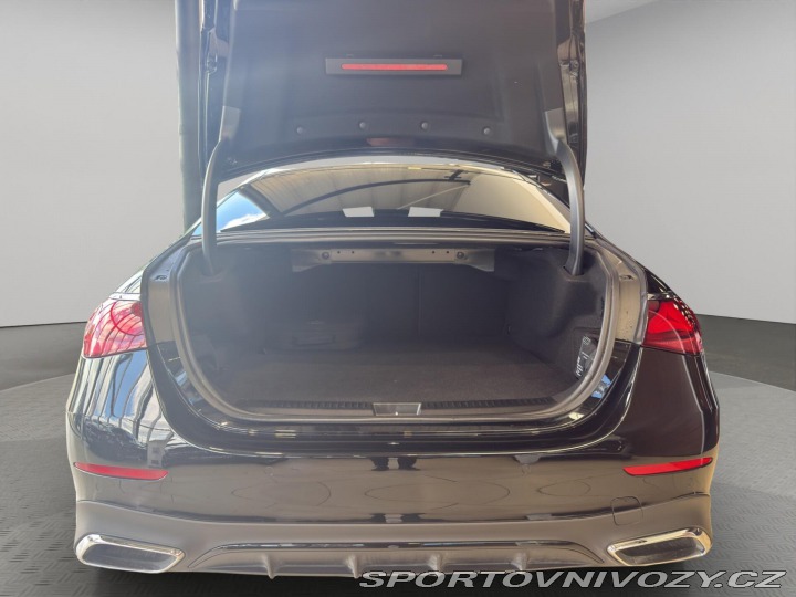 Mercedes-Benz E E 300 de 4MATIC sedan 2025