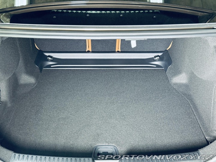 Mercedes-Benz E 220d*AMG*4M*AIR*NAT.NAP*P 2025