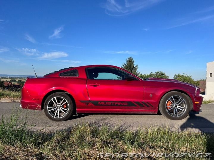 Ford Mustang 3,7   V6, 227 kW, Automat 2013