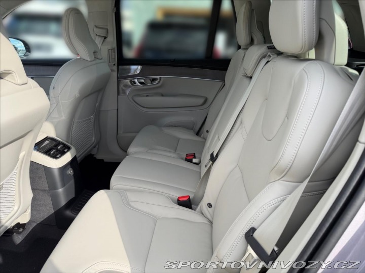 Volvo Ostatní modely XC90 2,0 XC90 T8 Ultra Dark  1 2026