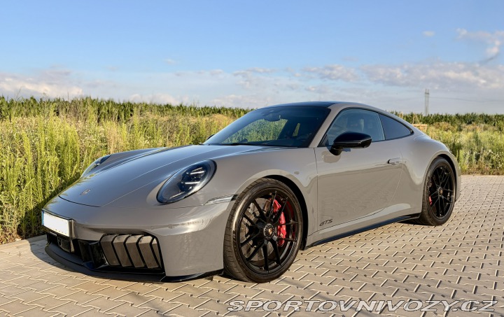 Porsche 911 GTS4 2024