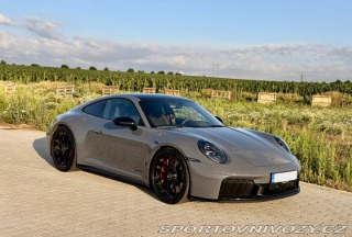 Porsche 911 GTS4 2024