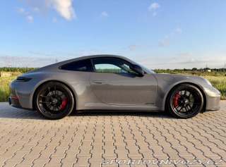 Porsche 911 GTS4 2024
