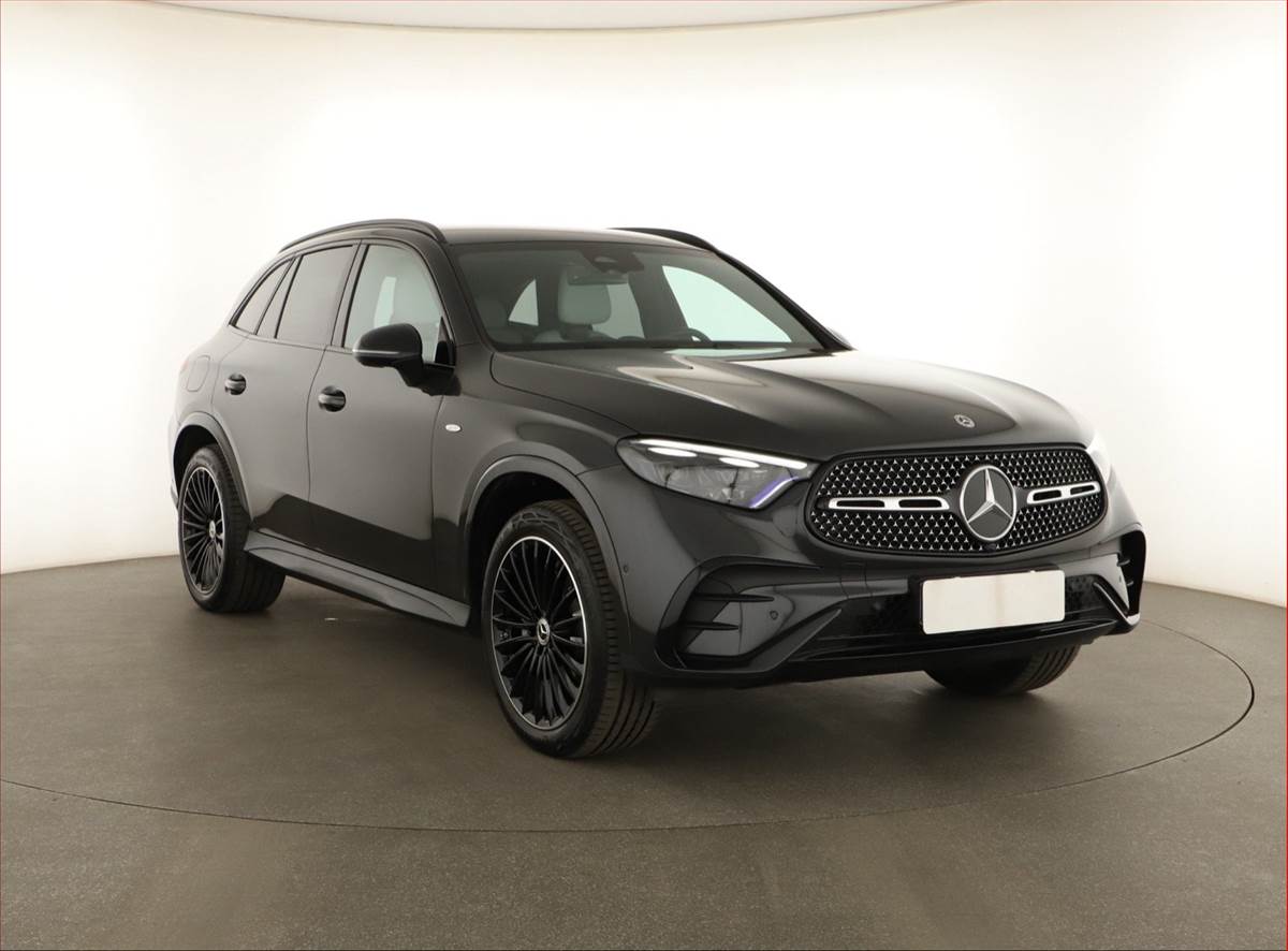 Mercedes-Benz GLC 300 de 4MATIC, AMG LINE