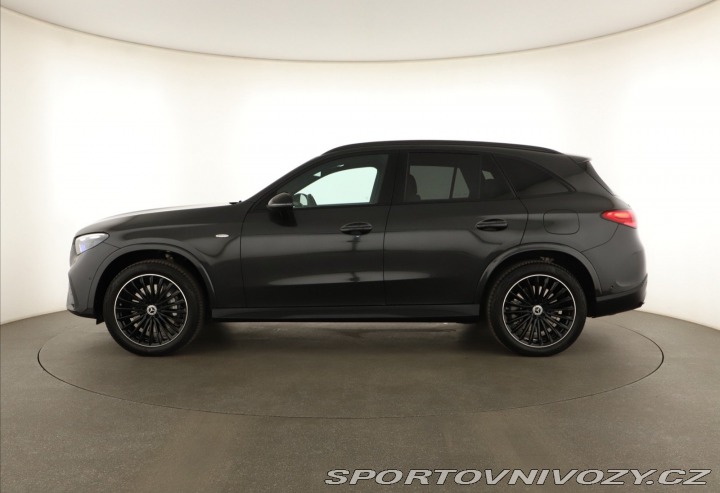 Mercedes-Benz Ostatní modely GLC AMG Line GLC 300 de 4MATI 2025