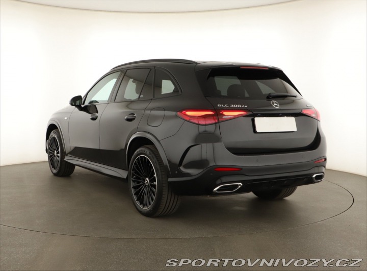 Mercedes-Benz Ostatní modely GLC AMG Line GLC 300 de 4MATI 2025