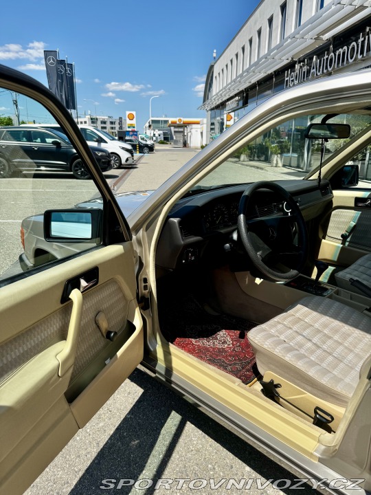 Mercedes-Benz C 190e - servis 200tis 1988