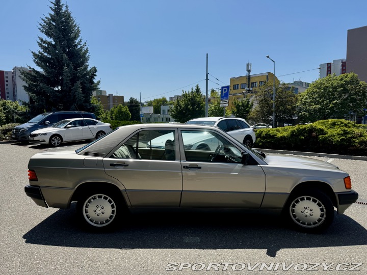 Mercedes-Benz C 190e - servis 200tis 1988