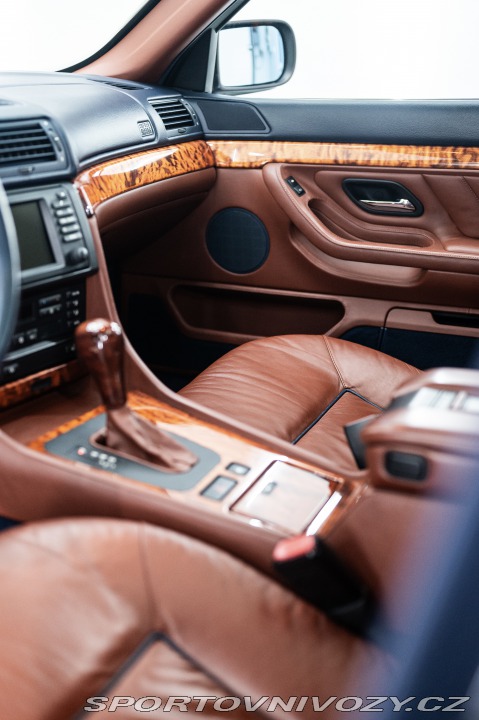 BMW 7 E38 750i 2000