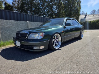 Lexus  LS400 V8 209kW