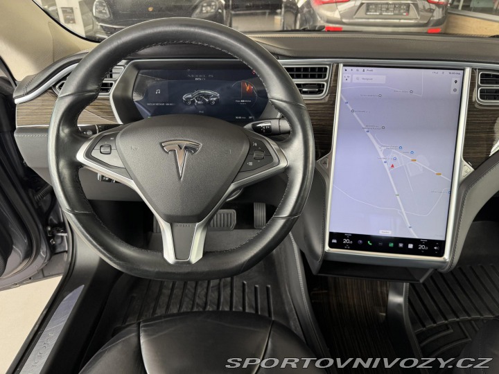 Tesla Model S 1800