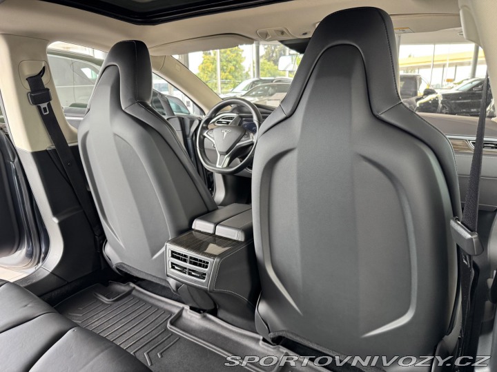 Tesla Model S 1800