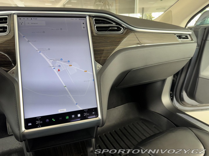 Tesla Model S 1800