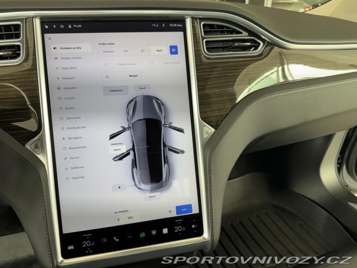 Tesla Model S 1800
