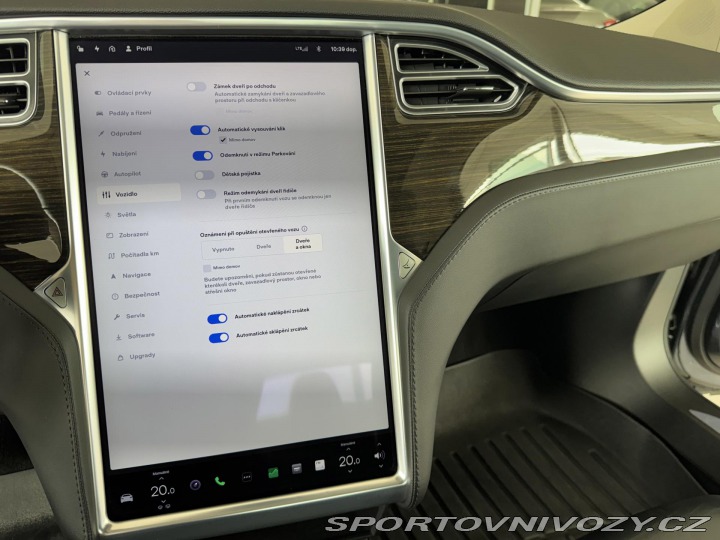 Tesla Model S 1800
