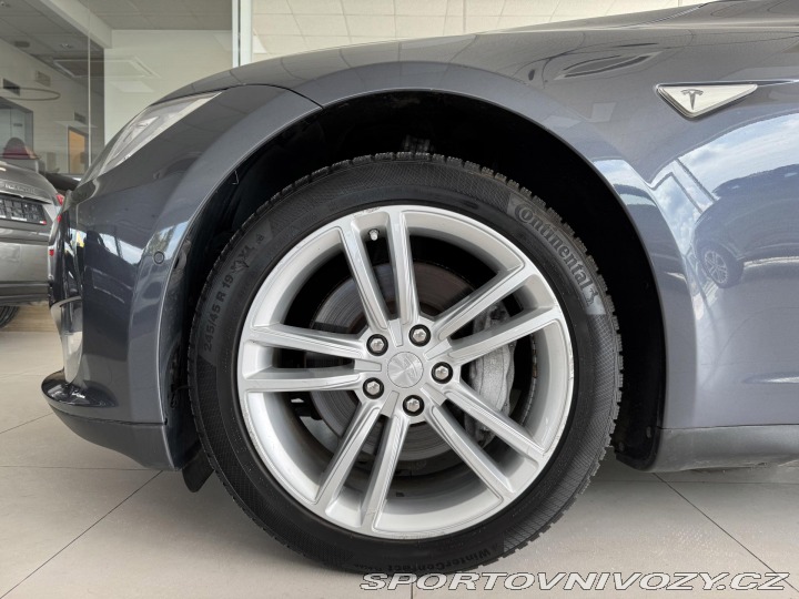 Tesla Model S 1800