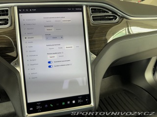 Tesla Model S 1800