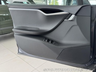 Tesla Model S 1800
