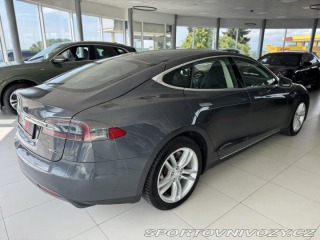 Tesla Model S 1800