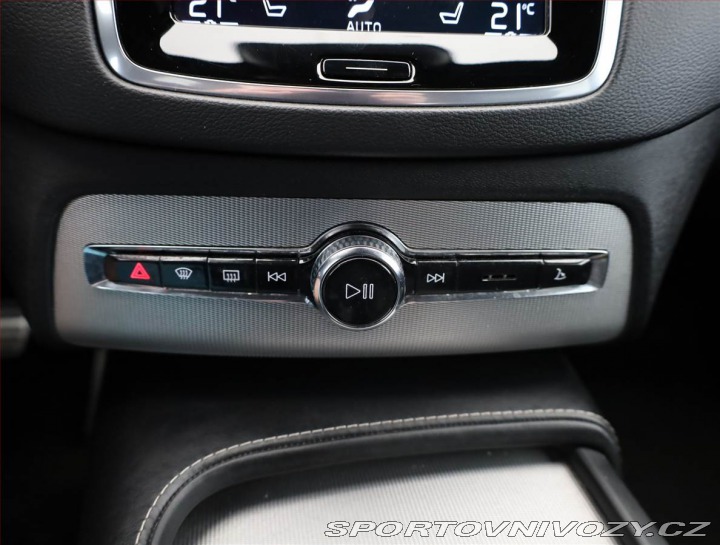 Volvo Ostatní modely XC90 B6 AWD 2021