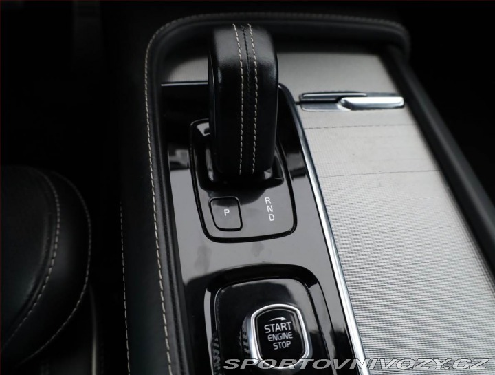 Volvo Ostatní modely XC90 B6 AWD 2021