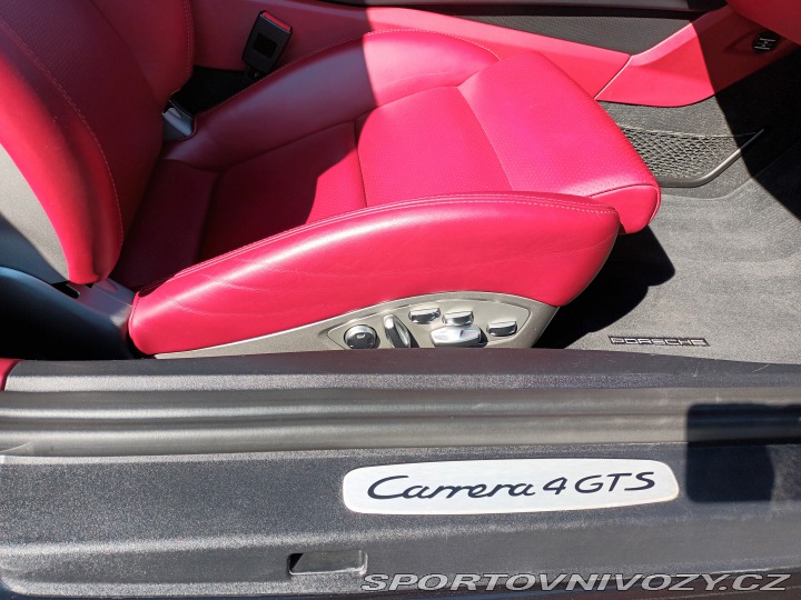 Porsche 911 Carrera 4 GTS 2018
