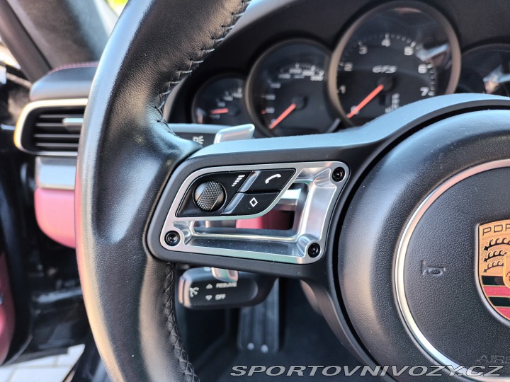 Porsche 911 Carrera 4 GTS 2018