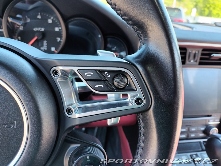 Porsche 911 Carrera 4 GTS 2018