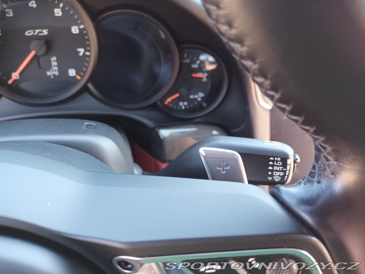 Porsche 911 Carrera 4 GTS 2018