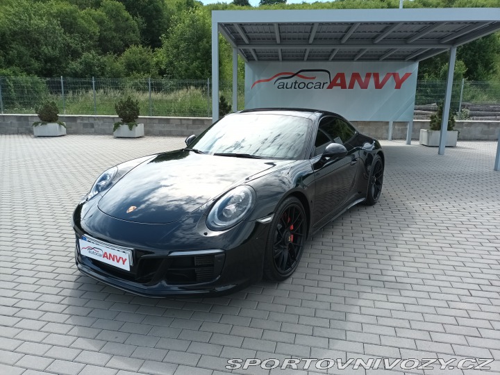 Porsche 911 Carrera 4 GTS 2018