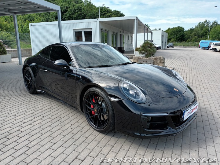 Porsche 911 Carrera 4 GTS 2018
