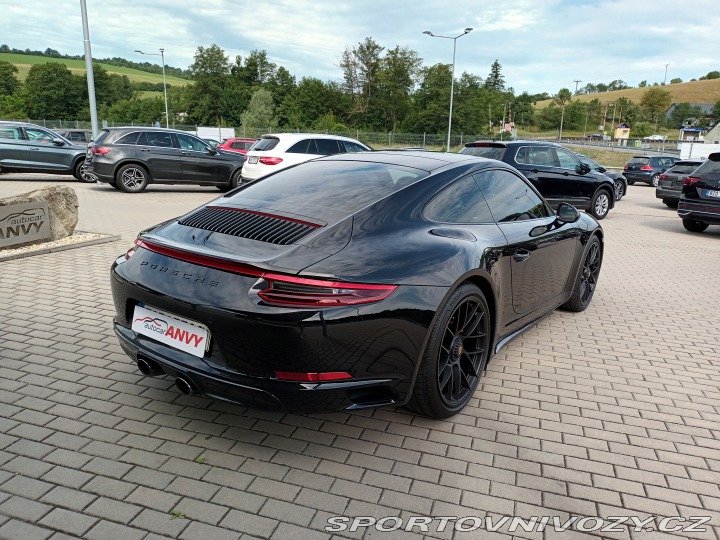 Porsche 911 Carrera 4 GTS 2018